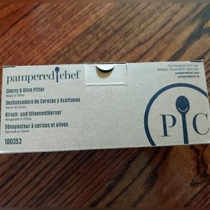 Pampered Chef Cherry & Olive Pitter
